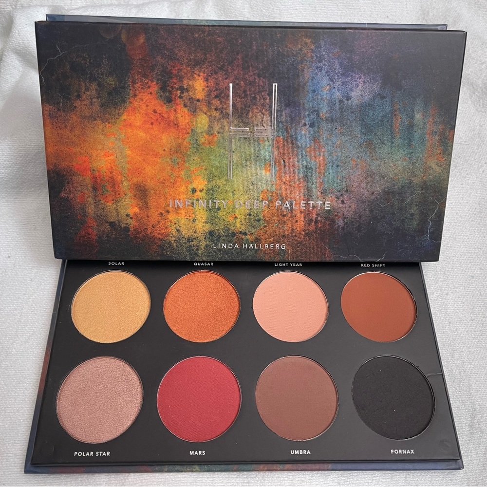 LH Cosmetics: Infinity Deep Eyeshadow Palette